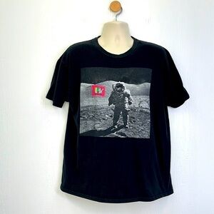 MTV - Astronaut MTV Flag In Space Graphic Short Sleeve T Shirt Size Large